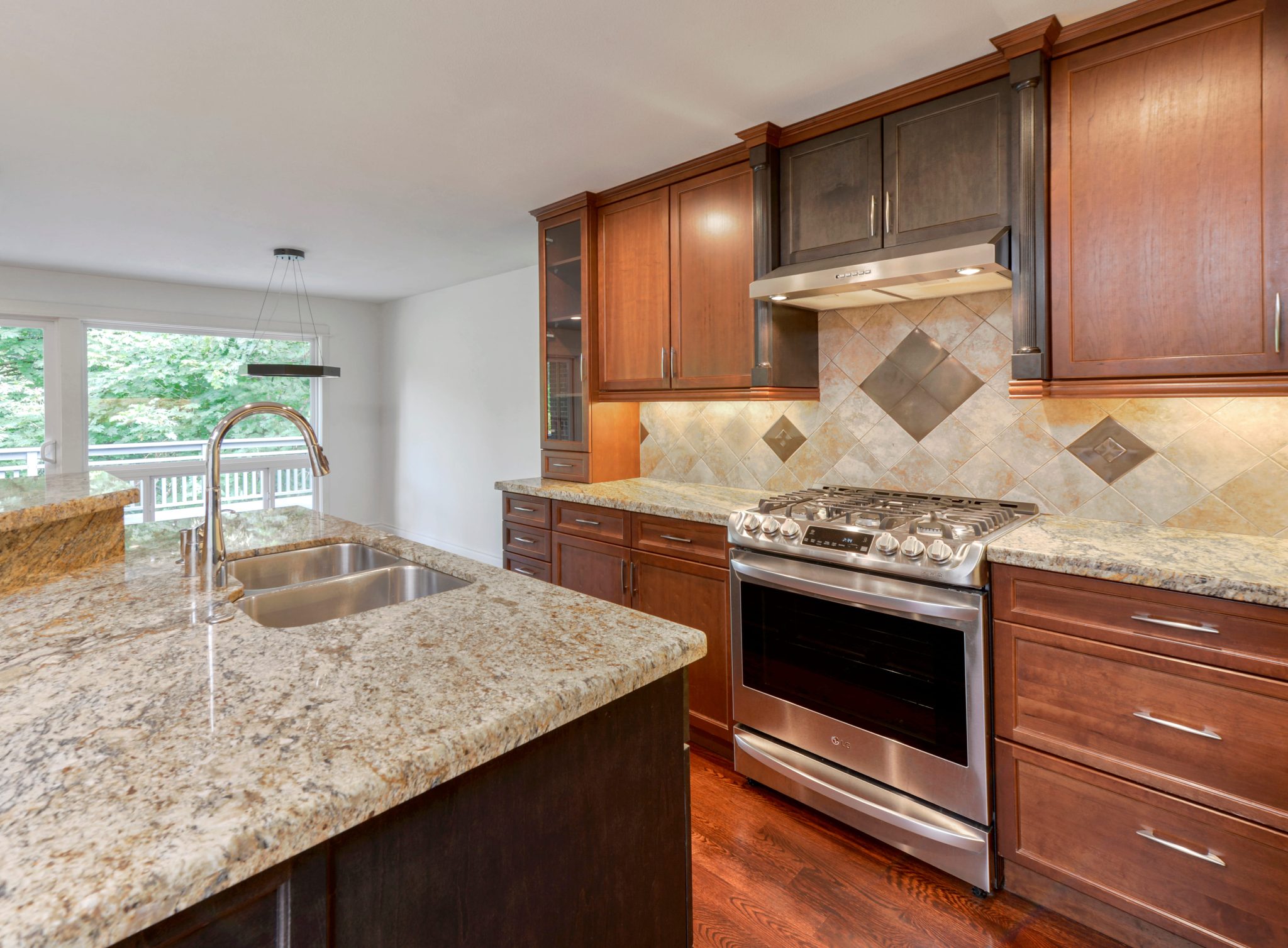 Granite Empire of Huntsville - Can Granite Kitchen Countertops Crack